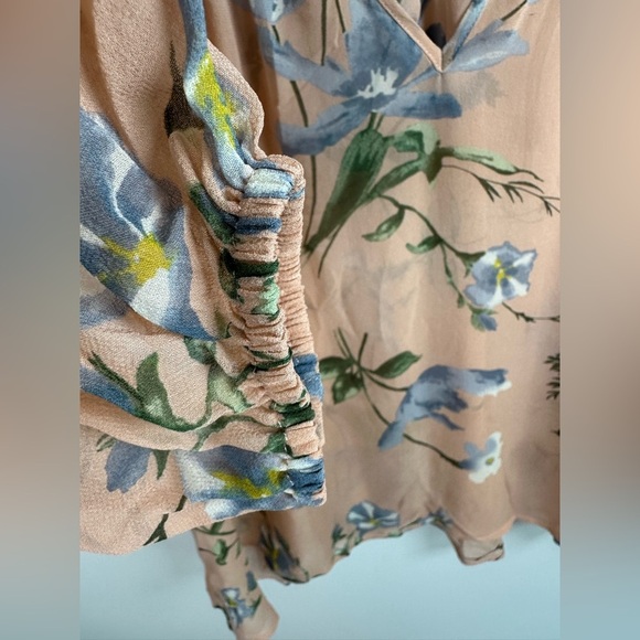 Joie Peach Floral Smocked Cottagecore Blouse size small v-neck 100% Silk Boho - Picture 5 of 6